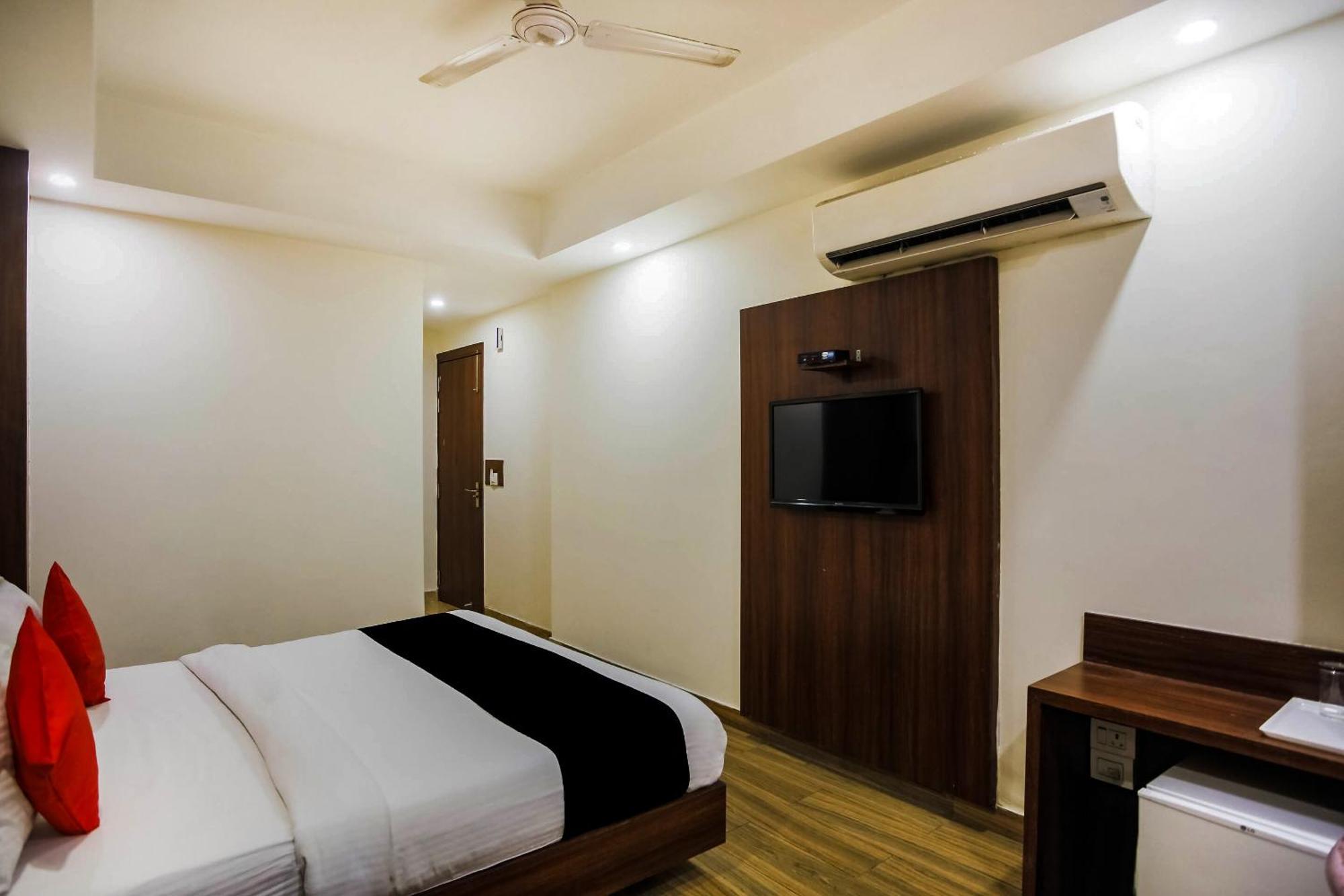 Collection O The Kailash Dev Hotel Új-Delhi Kültér fotó